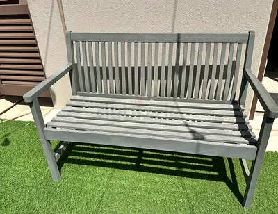 Wood bench perfect condition
