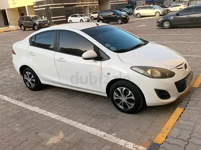 MAZDA2 2015 GCC URGENT SELL (fuel efficient car)