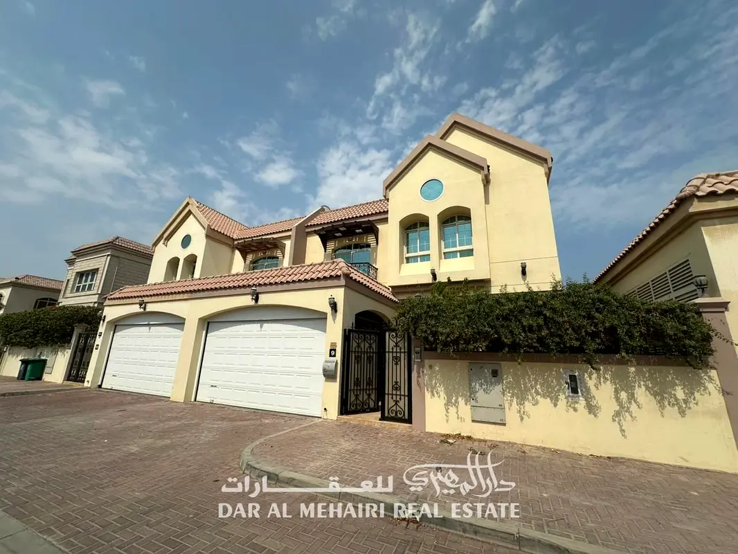 Luxurious 4 BR Villa + Maid @ Umm Suqeim