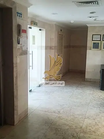 للبيع بنايه منطقة النباعه G+7 زاويه شارعين كبار موقع منتاز ملاصق فندق الدانه   مقابل مستشفى NMC  عدد الوحدات 40  35 غرفه وصاله كبار  4 محلات كبار جدآ