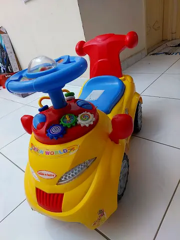 Plastic Ride-On Toy Car with Steering Wheel music and Interactive Button