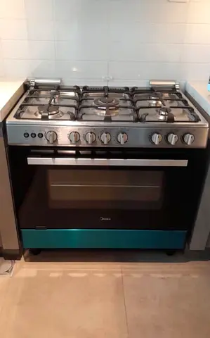Gas cooker 12 months