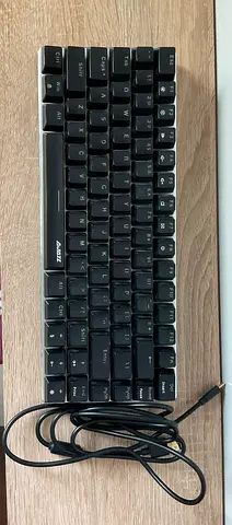 Compact wired mechanical gaming keyboard - 60% layout, USB