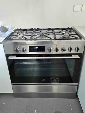Free delivery Electrolux new model top gas oven electric Cooker 90 cm like new condition