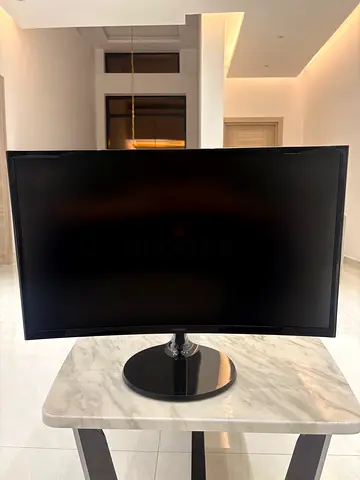 24 inch Samsung monitor curve 144HTz 2k. Good working conditions.