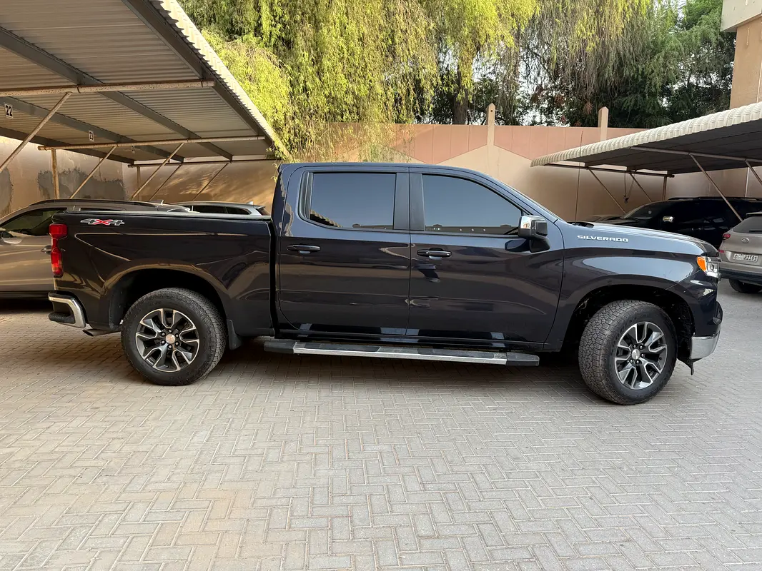 Chevrolet Silverado 2024 — photo 1 of 7