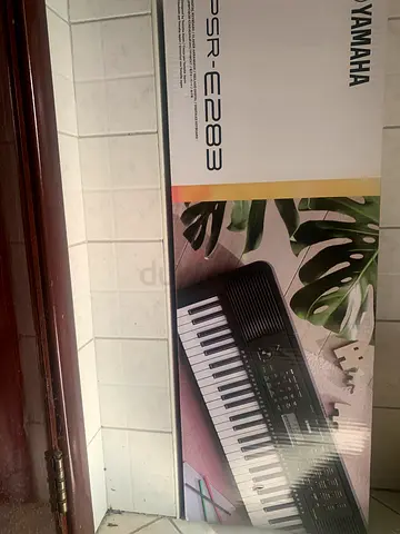 Yamaha PSR-E283 Portable Keyboard - Good Working Condition