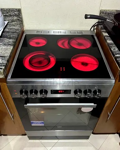 Beko Latest Model 4-Burner Electric Ceramic Cooking Range 60x60 cm- good condition