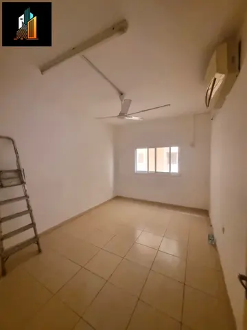 AL QASIMA AERA 1BHK APATMENT //SIPLT AC FITED // WITH BALCONY // GOOD LOCATION BIG APARTMENT // RENT ONLY 26K