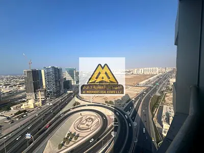 شقة 3 غرف للإيجار في الكونكر تاور الصناعية 1 عجمان غرفة خادمة بلكونة اطلالة مفتوحة جيم ومسبح وباركن مجاني موقع مميز