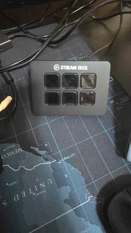 Elgato Stream Deck Mini - 6 Programmable LCD Keys (Good Condition)