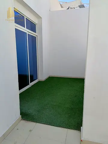 Spacious Studio with Balcony | 894.7 Sqft | Parking Included
