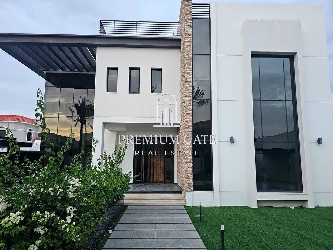 4BR | Modern design | Prime location | Garden