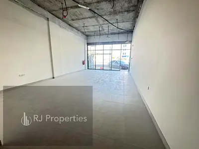 No Deposit 30 days free Brand new luxury shop Prime lecation on the road Business center only jest 90k