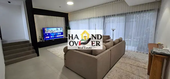 FURNISHED/3BED MIDDLE TOWNHOUSE /SMART SYSYTEM/MAID ROOM/ EXCELLENT VALUE /PRIME LOCATION