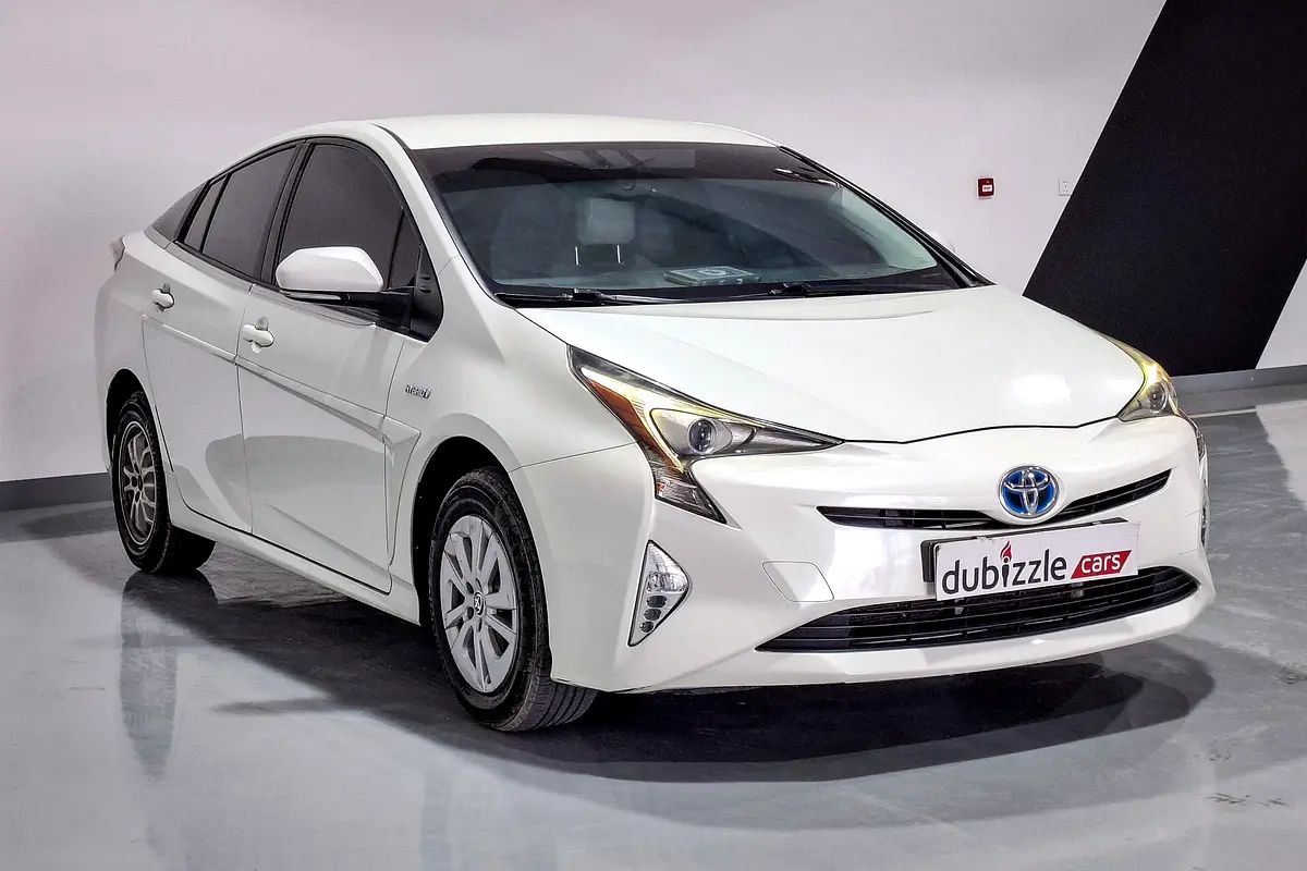 Toyota Prius 2016 — photo 1 of 13