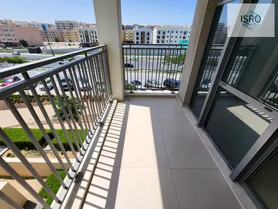 1bed-balcony-ready to move - closed to the mall