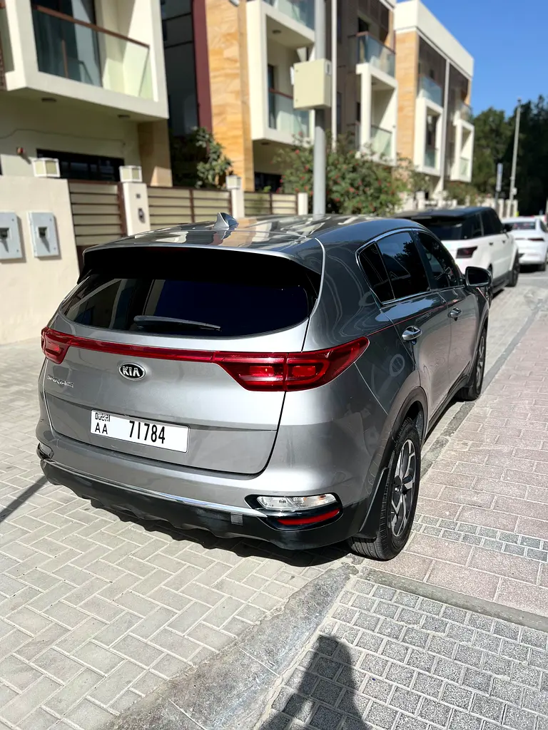 Kia Sportage 2021 — photo 1 of 8