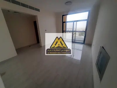 تتوفر الآن شقة غرفتين وصالة للإيجار السنوي في منطقة العالية عجمان، بمواصفات مميزة تناسب العائلات الباحثة عن السكن المريح في موقع هادئ وقريب من جميع ال