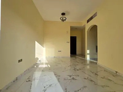 شقة غرفة وصالة للإيجار السنوي في الجرف 2 عجمان موقع مميز _  خلف مركز دلتا _  وقريب من المحكمة وجامعة عجمان  مع توفر جميع الخدمات.