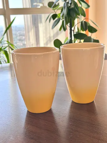 Vase-Set of 2 Ceramic vases- White/Beige, excellent condition