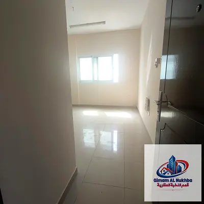 أجمل وأكبر مساحة استوديو في النباعة، مع تكييف وغاز مركزي، وموزع للخصوصية .