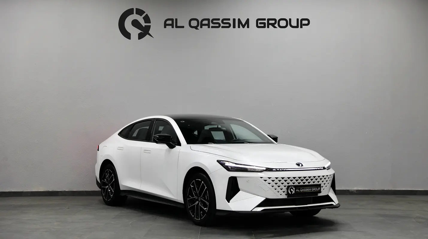 Changan Uni-V 2025 — photo 1 of 18