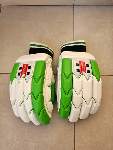 Gray-Nicolls cricket batting gloves - new like condition