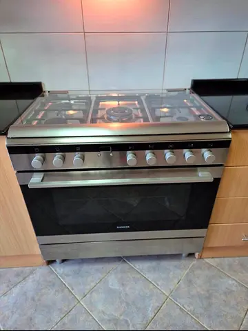 Free delivery Siemens digital full gas cooker 90 cm