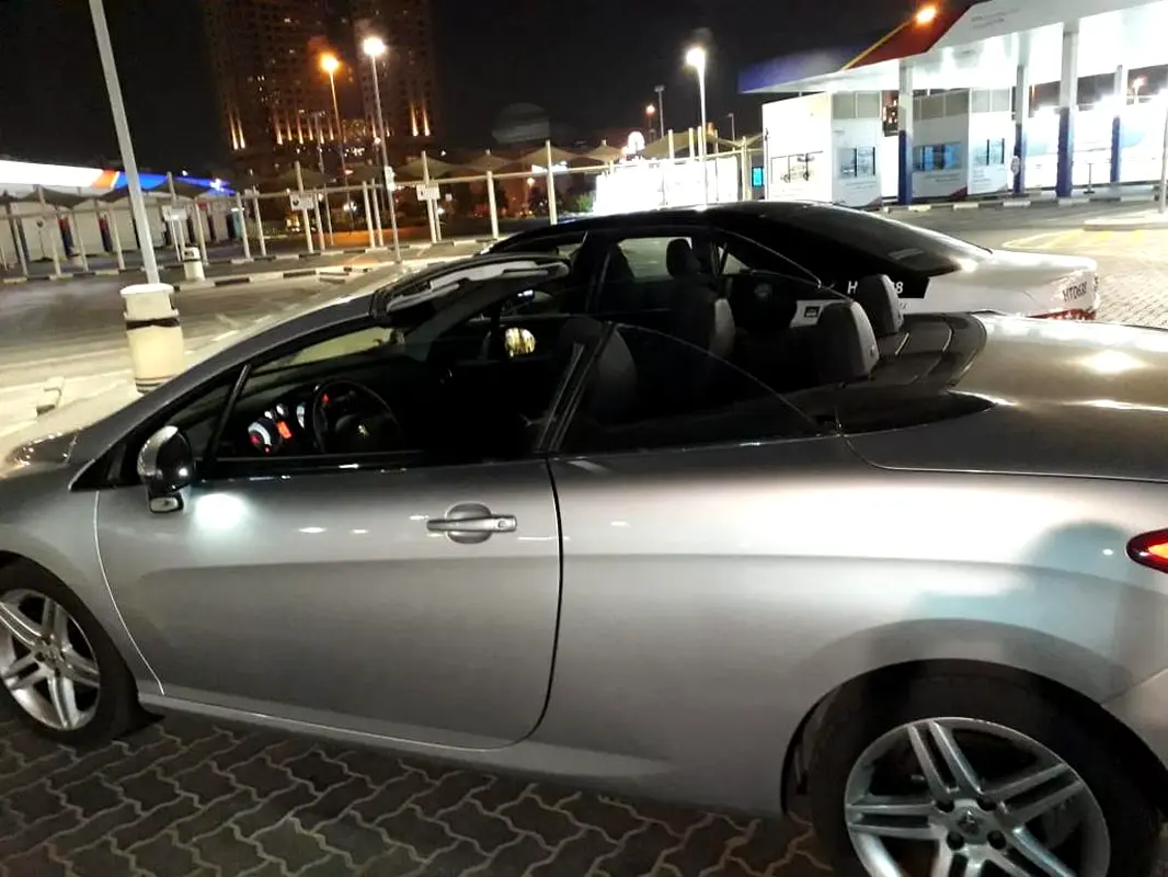 Peugeot 308 2011 — photo 1 of 4