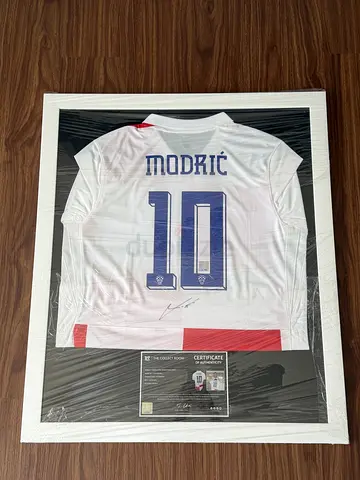 Framed Signed Luka Modrić Croatia Jersey (Authenticated By The Collect Room)