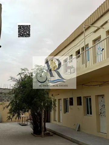 كامب عمال للإيجار – الشارقة / الصجعة 🏢  📍 موقع مميز في منطقة الصجعة، سهل الوصول وقريب من الطرق الرئيسية ووسائل النقل