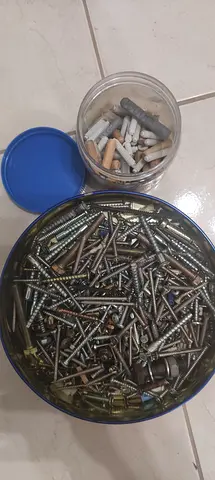 Mixed screws, wall plugs and anchors - bulk lot