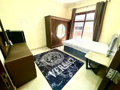Room for Girl in very clean villa in JVC