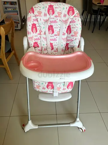 Pink baby high chair with tray - good condition