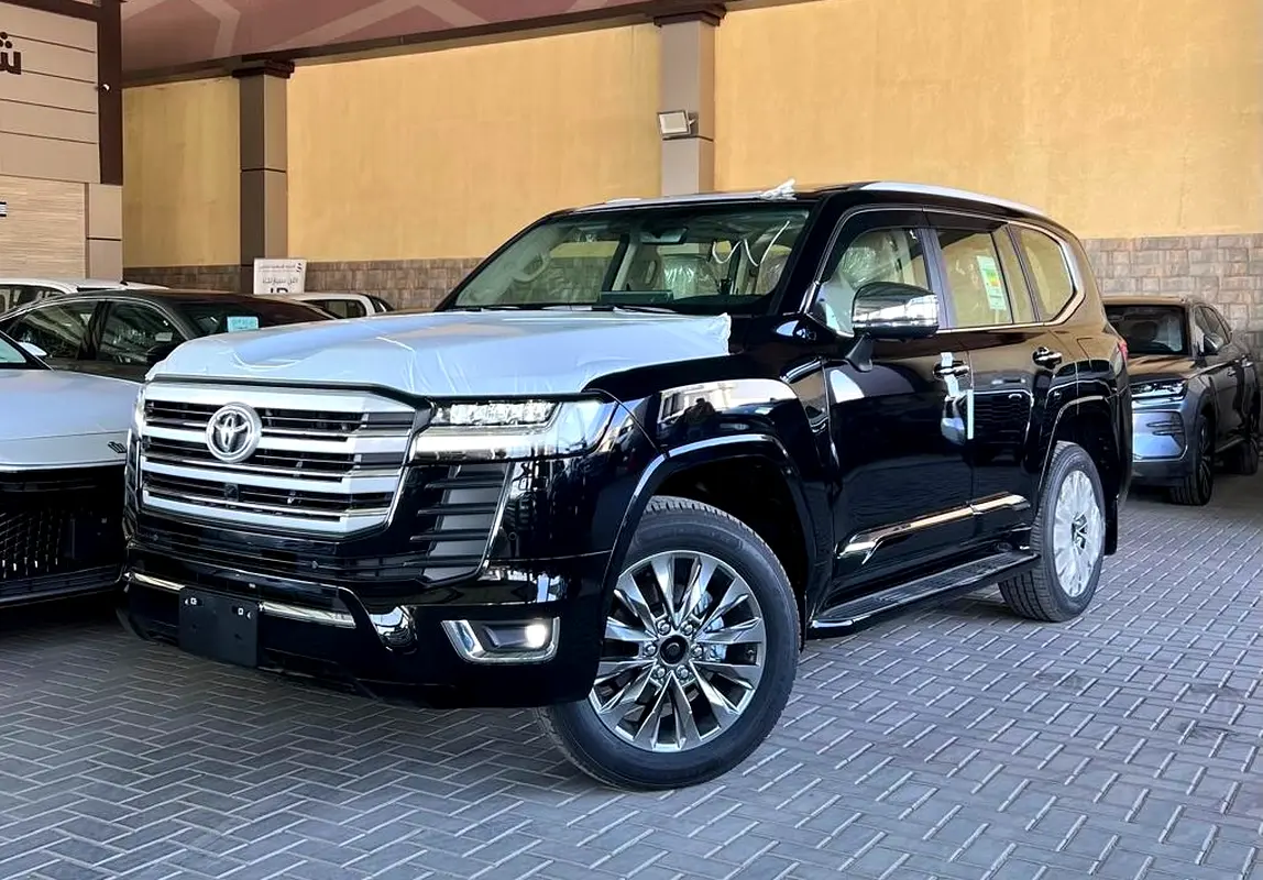 Toyota Land Cruiser 2024 — photo 1 of 16