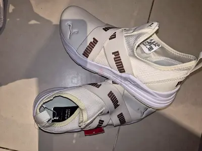 New Pumas size 36