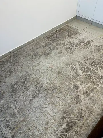 Carpet (made in Turkey) Size: 350 cm x 250 cm. No stains.