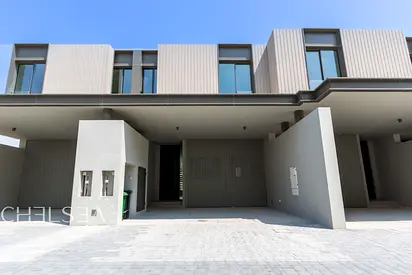 SPACIOUS TOWNHOUSE | G+1 | LANDSCAPED