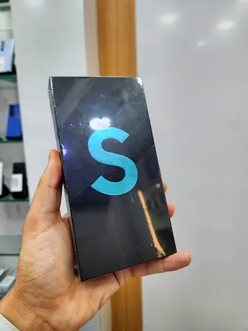 Samsung Galaxy S22 Ultra 256GB Box Packed