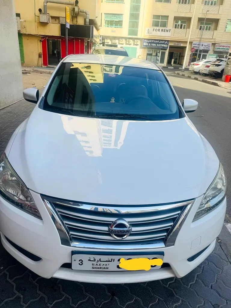 Nissan Sentra 2014 — photo 1 of 5
