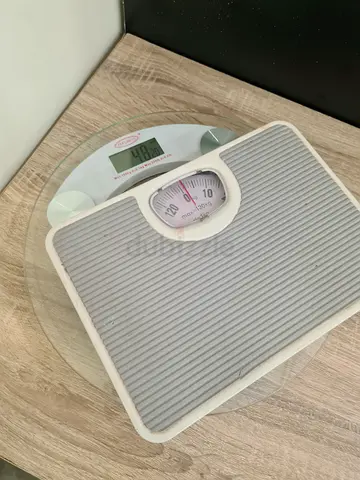 Mechanical and digital bathroom weighing scales - set of two, working