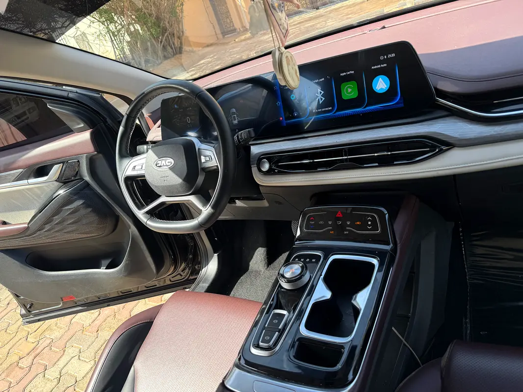 JAC JS6 2024 — photo 1 of 10