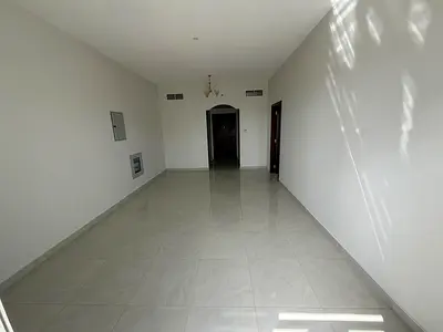 شقة غرفة وصالة أول ساكن ببلكونة وإطلالة مميزة وغرفة ماستر و2 حمام ثاني صف من كورنيش عجمان بمساحة كبيرة وتشطيبات راقية