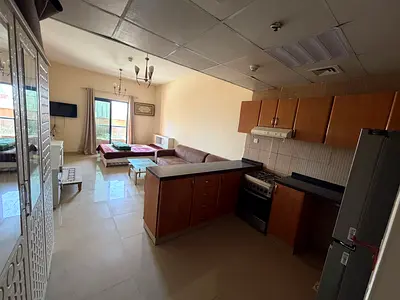 Furnished studio apartment in Tower C - with parking - excellent space - reasonable price