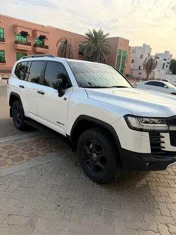 2025 Toyota Land Cruiser GR Sport - GCC Specs - Brand New