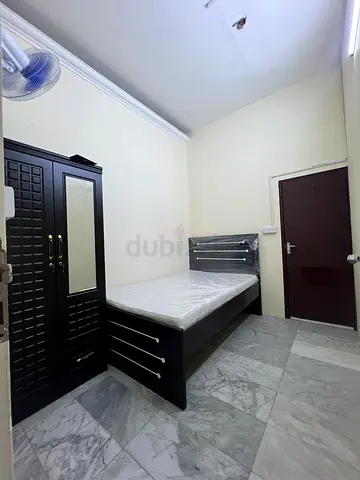 Small studio room for single or cuples 2500