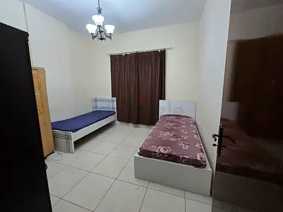 Executive Bedspace with only 4 persons in 1 BHK flat