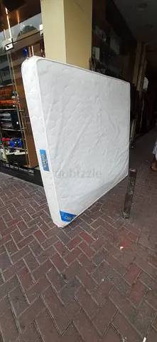 180x200cm King size mattress.  All times delivery available