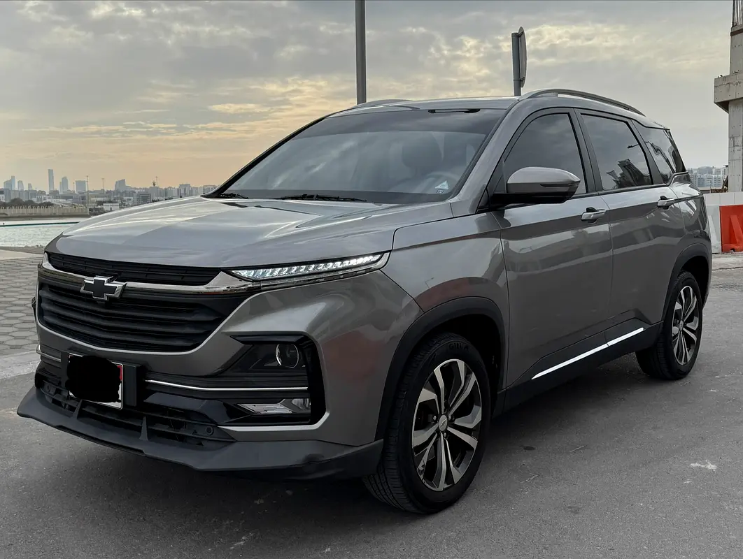 Chevrolet Captiva 2024 — photo 1 of 18